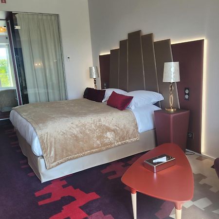 Domaine De La Ferriere Hotel Chateaubriant Bagian luar foto